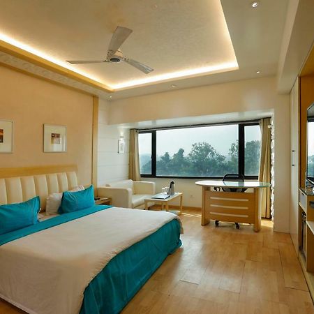 Shivoy Hotel Gorakhpur Exterior foto