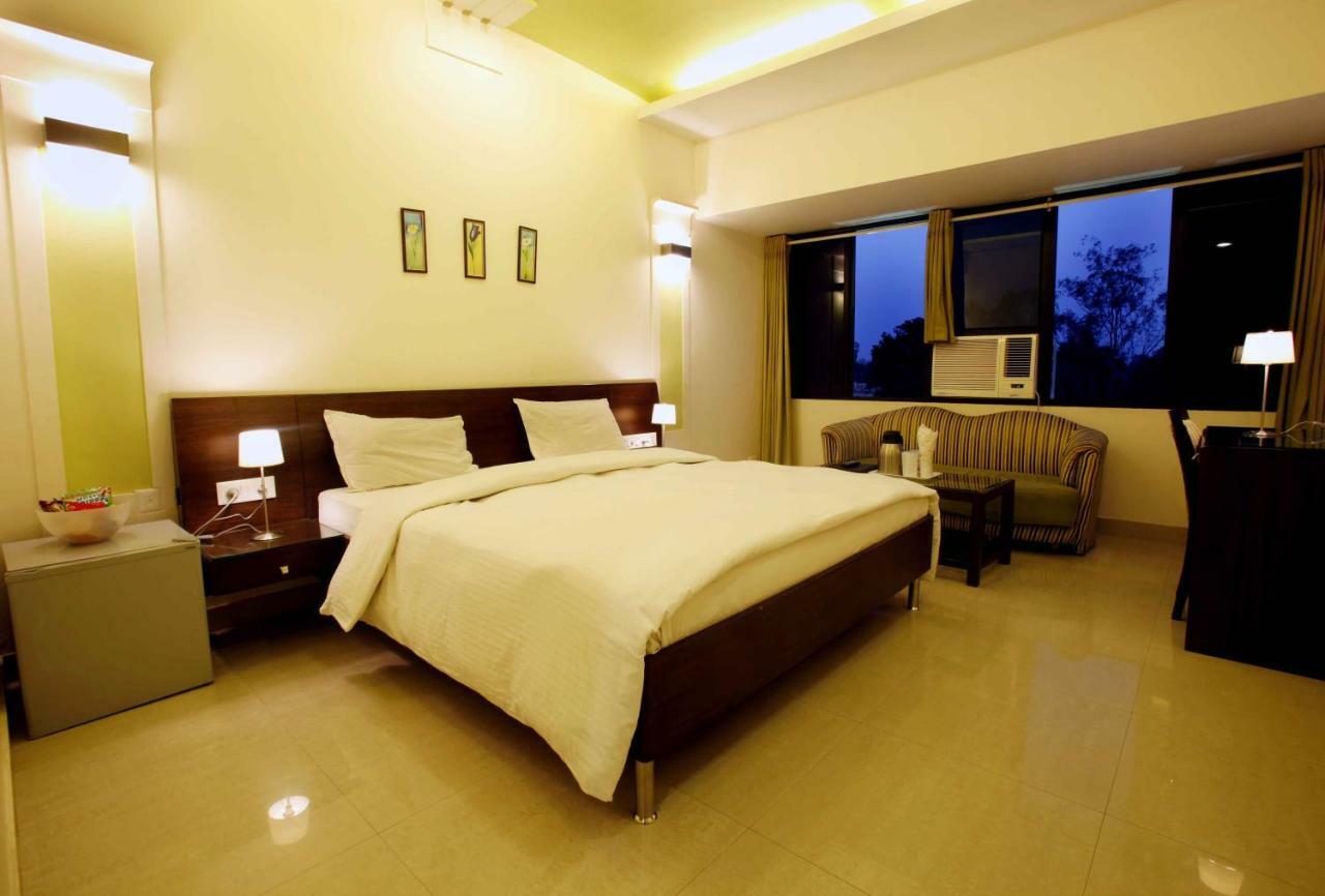 Shivoy Hotel Gorakhpur Exterior foto